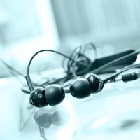 earphones-893155_1920